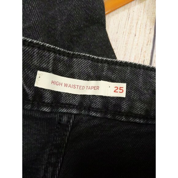 LEVI'S Women's Black High Waisted Taper Jeans Pockets Zip Fly Size 25 READ - Picture 2 of 9